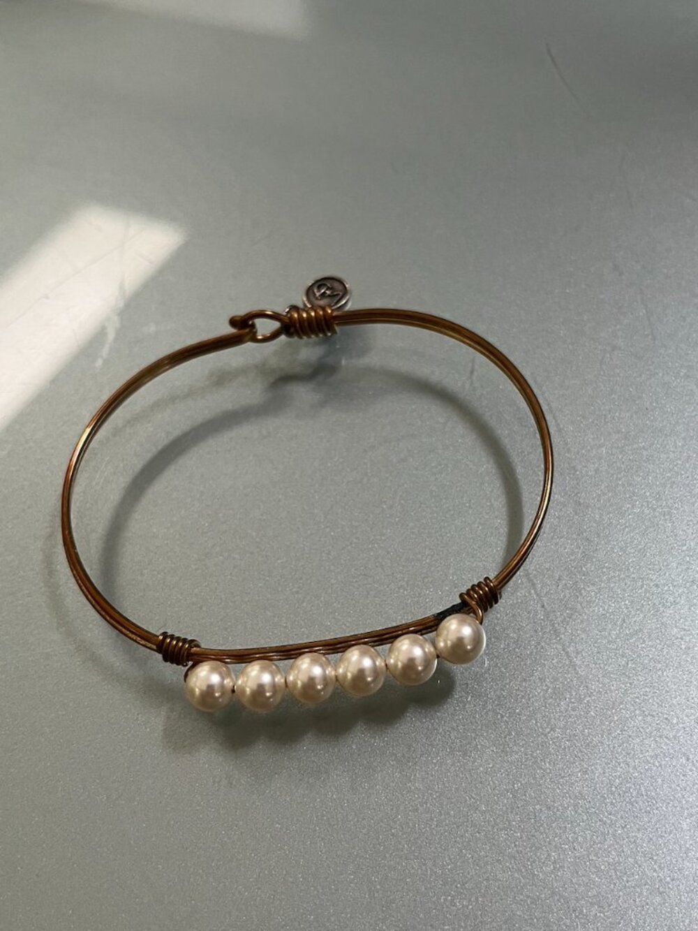 Luca and Danni Pearl bangle bracelet - Picture 2 of 2